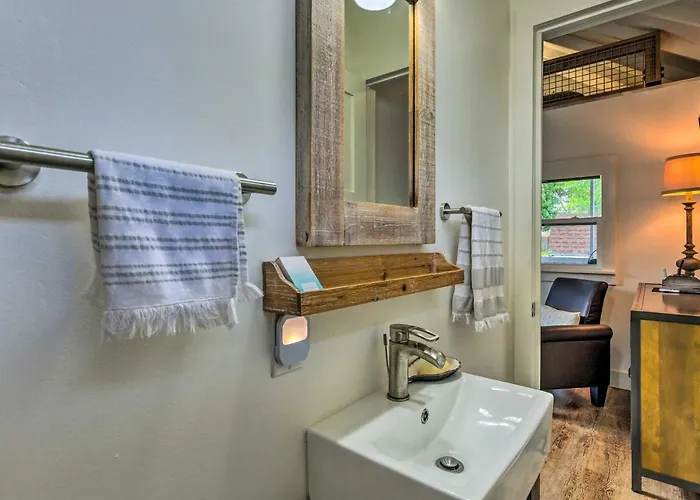 Tiny House < 1 Mi To Bayview Park! *