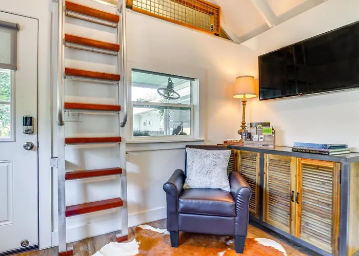 Tiny House < 1 Mi To Bayview Park!