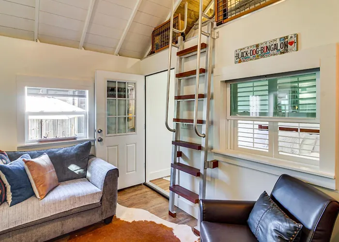 Tiny House < 1 Mi To Bayview Park! Pensacola