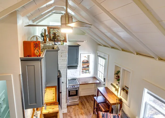 Tiny House < 1 Mi To Bayview Park! Holiday home *