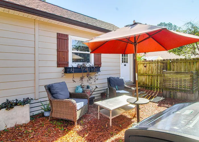 Tiny House < 1 Mi To Bayview Park! Holiday home Pensacola